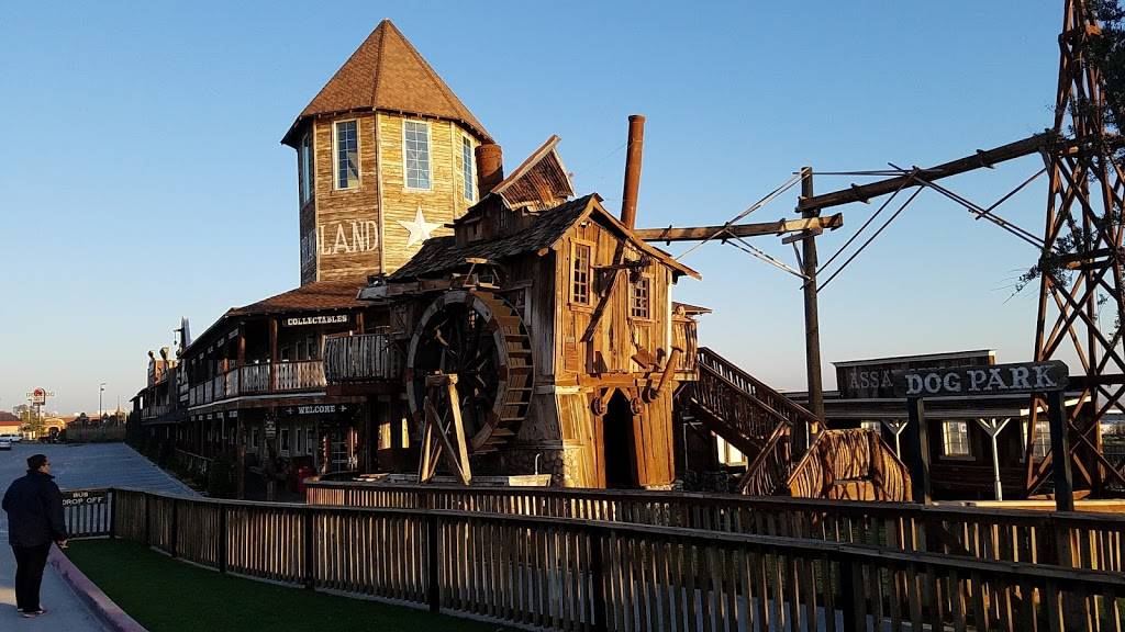 Starbucks | cafe | 33300 Bernard Dr, Kettleman City, CA 93239, USA | 5593860282 OR +1 559-386-0282