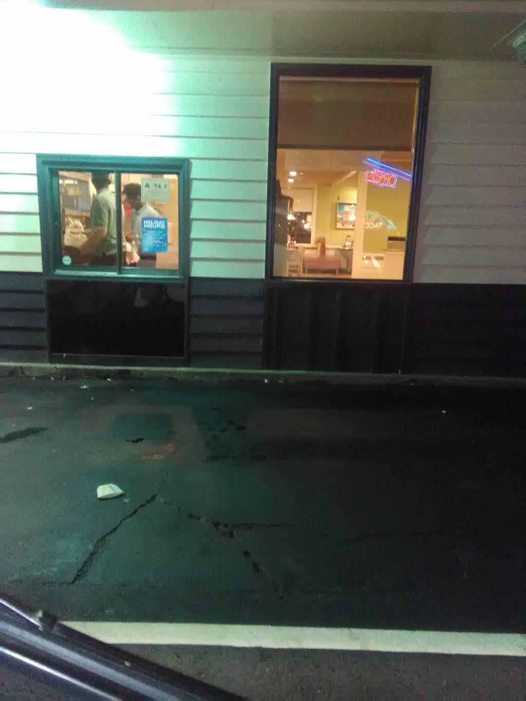 Captain Ds | restaurant | 3623 N Sharon Amity Rd, Charlotte, NC 28205, USA | 7045357310 OR +1 704-535-7310