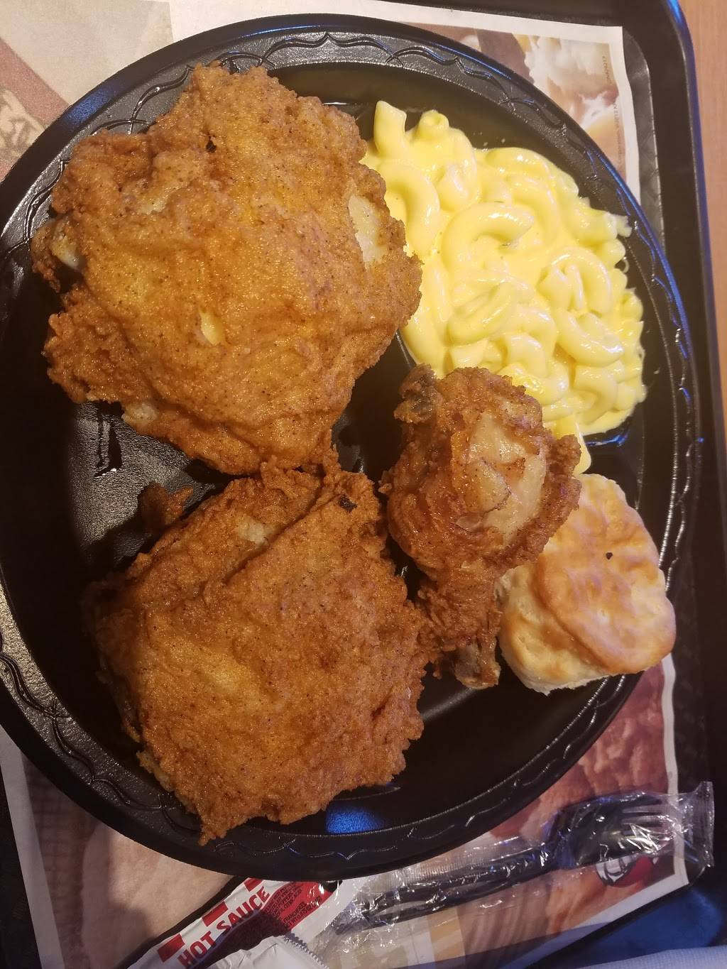 KFC | restaurant | 2725 Fort Campbell Blvd, Clarksville, TN 37042, USA | 9314313548 OR +1 931-431-3548