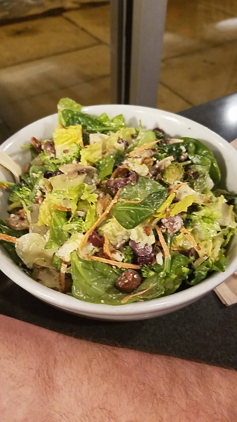 Ians Pizza Milwaukee North Ave | restaurant | 2035 E North Ave, Milwaukee, WI 53202, USA | 4147279200 OR +1 414-727-9200