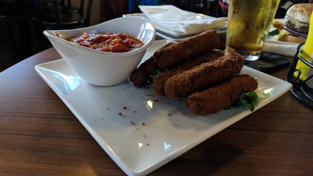 Barretts Alehouse Fall River | restaurant | 4171 N Main St, Fall River, MA 02720, USA | 5086743600 OR +1 508-674-3600