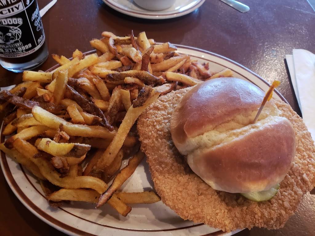 Braskys Bar & Grill | restaurant | 9901 N Knoxville Ave, Peoria, IL 61615, USA | 3092408422 OR +1 309-240-8422