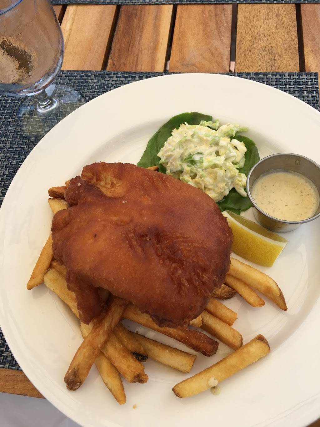 Beach House Grill | restaurant | 286 Shore Rd, Chatham, MA 02633, USA | 5089450096 OR +1 508-945-0096