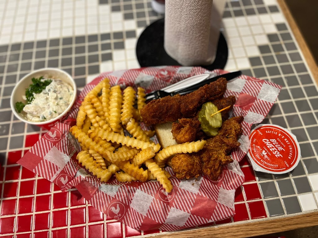 Hattie Bs Hot Chicken - Dallas - Deep Ellum | restaurant | 3000 Main St, Dallas, TX 75226, USA | 4694258100 OR +1 469-425-8100
