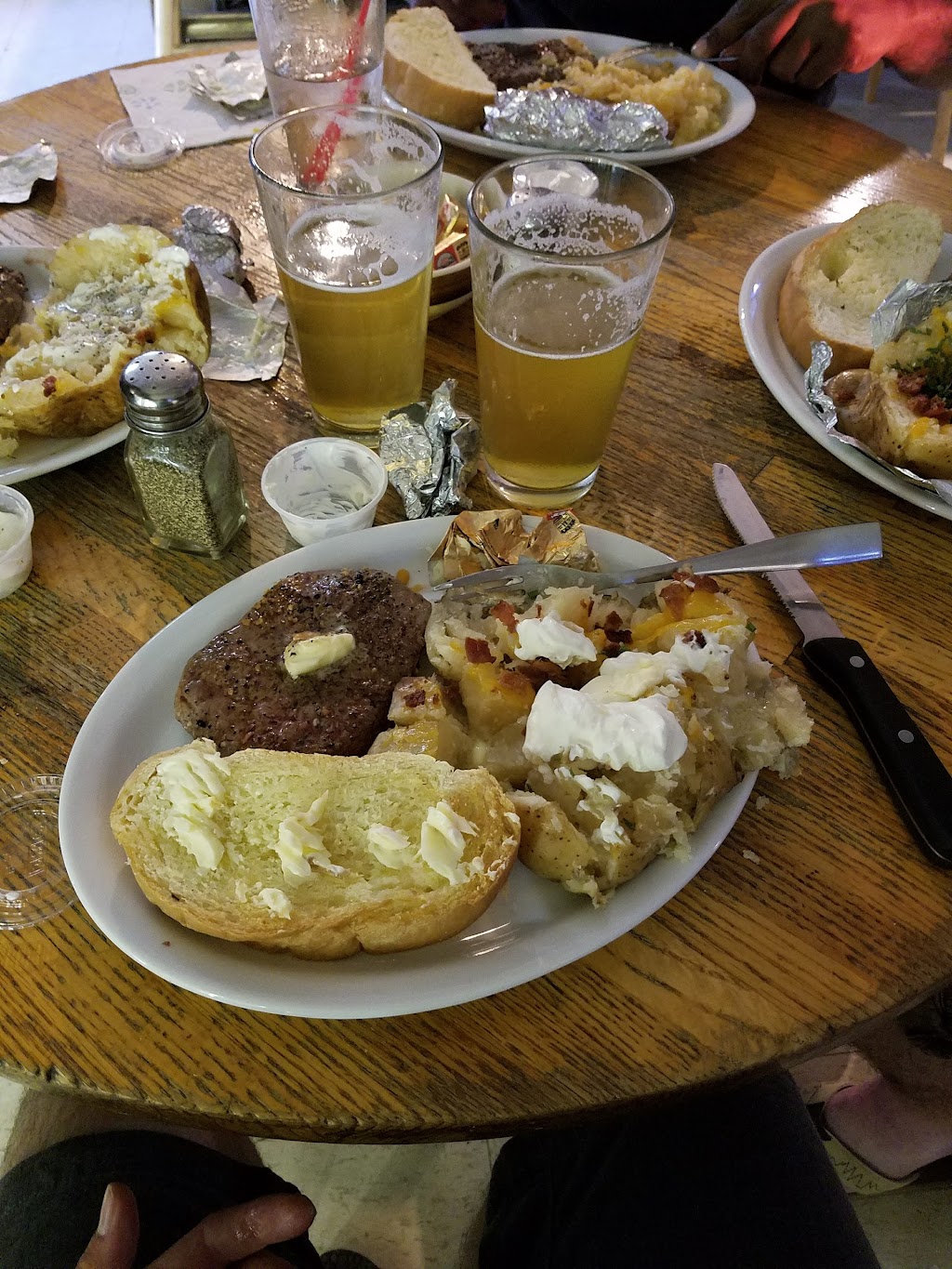 Little Chief Saloon | restaurant | 601 N 10th St, Worland, WY 82401, USA | 3073476430 OR +1 307-347-6430