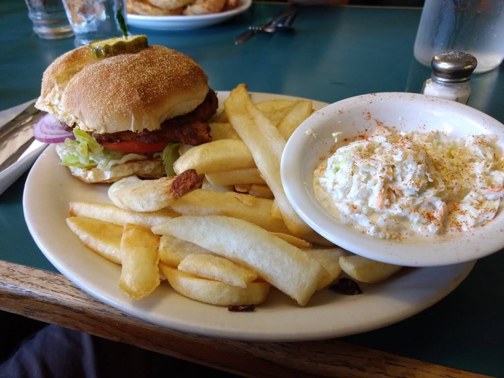 Miss Lyndonville Diner | restaurant | 686 Broad St, Lyndonville, VT 05851, USA | 8026269890 OR +1 802-626-9890