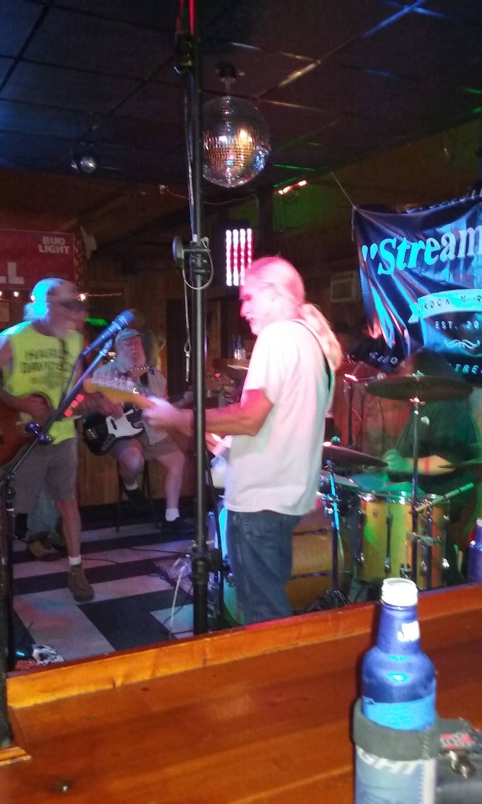 Shannies Bar and Grill | restaurant | 1909 W Main St, Danville, VA 24541, USA | 4348572280 OR +1 434-857-2280