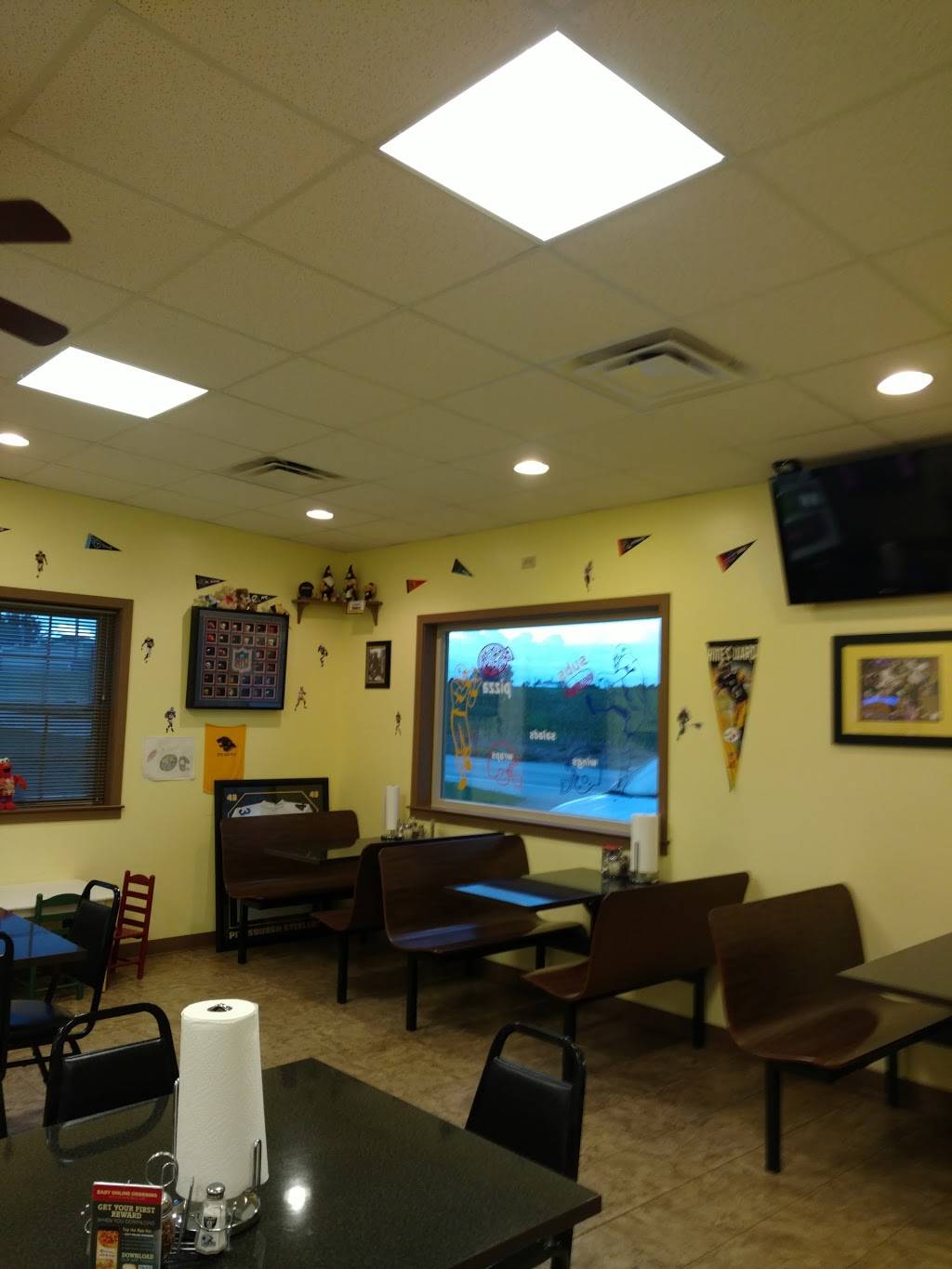 Treasas Pizza & Subs | restaurant | 2564 Delta Rd, Brogue, PA 17309, USA | 7179279545 OR +1 717-927-9545
