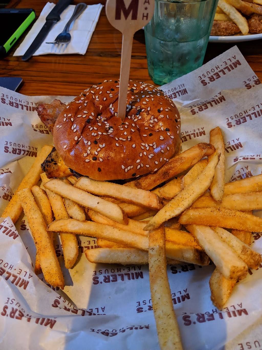 Millers Ale House - Tampa USF | restaurant | 2108 E Fowler Ave, Tampa, FL 33612, USA | 8132108280 OR +1 813-210-8280