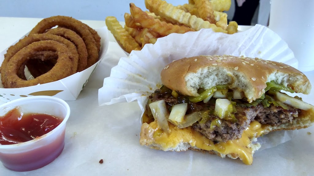 West Pier Drive-In | restaurant | 849 W Pier Dr, Sault Ste. Marie, MI 49783, USA | 9066320444 OR +1 906-632-0444