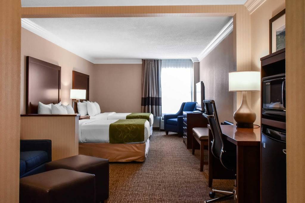 Comfort Suites Downtown Carlisle | restaurant | 10 S Hanover St, Carlisle, PA 17013, USA | 7179601000 OR +1 717-960-1000