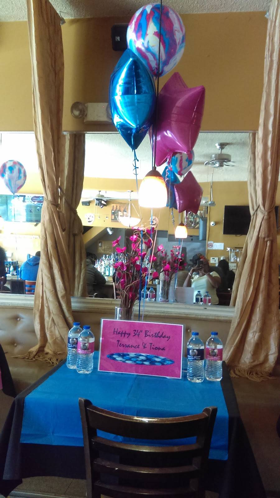 Harvard Wine & Grill | restaurant | 14201 Harvard Ave, Cleveland, OH 44128, USA | 2162951818 OR +1 216-295-1818