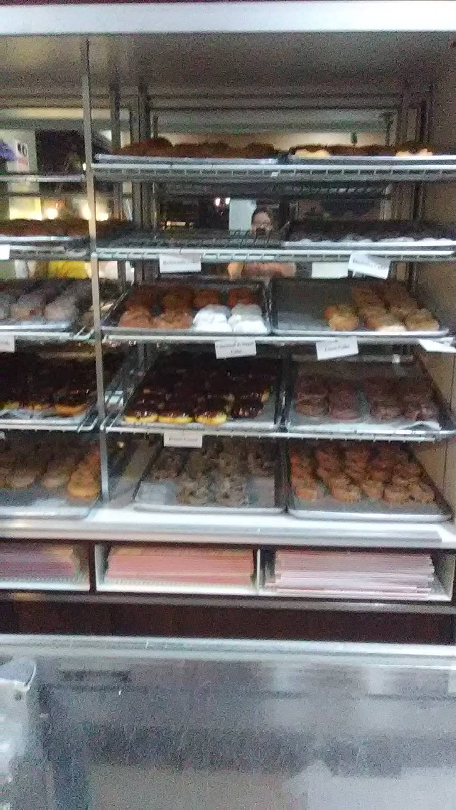 Geralds Donuts | restaurant | 2101 E Judge Perez Dr, Chalmette, LA 70043, USA | 5042529498 OR +1 504-252-9498