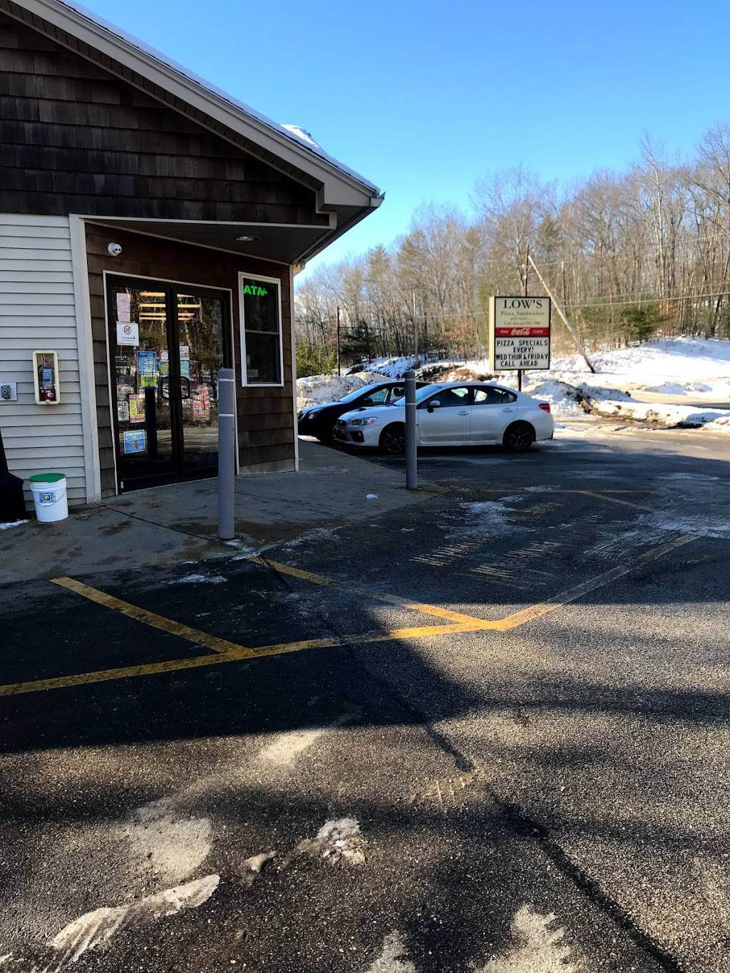 Lows Variety | restaurant | 70 Sanford Rd, Alfred, ME 04002, USA | 2074597400 OR +1 207-459-7400