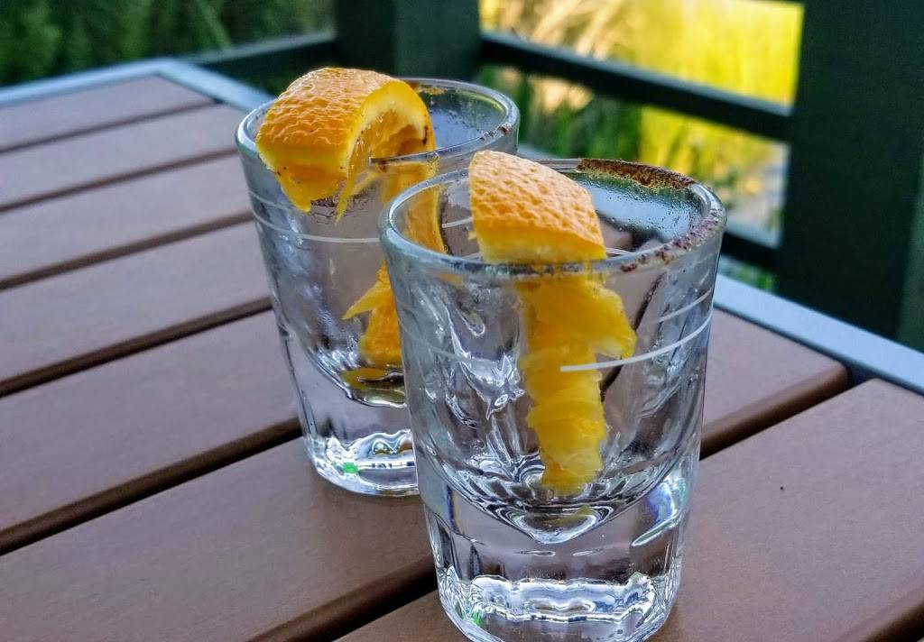 Riviera Lakeshore Restaurant | restaurant | 11019 Country Club Dr, Anderson Island, WA 98303, USA | 2538843344 OR +1 253-884-3344