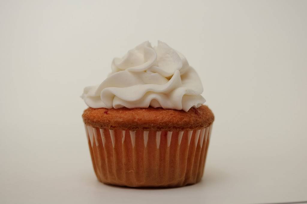 Entree Moores | restaurant | 20442 Van Born Rd, Dearborn Heights, MI 48125, USA | 3132789530 OR +1 313-278-9530