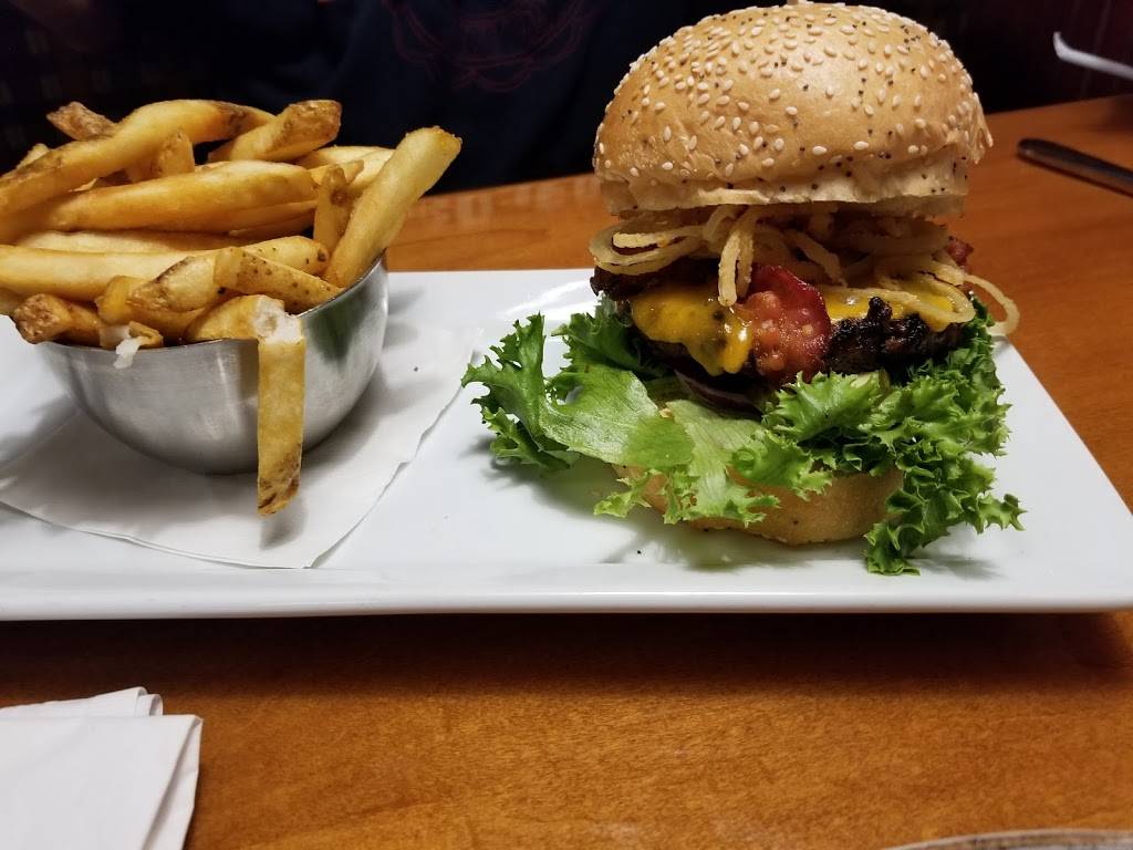 Turtle Jacks Guelph | restaurant | 515 Woodlawn Rd W, Guelph, ON N1K 1E9, Canada | 5198292832 OR +1 519-829-2832