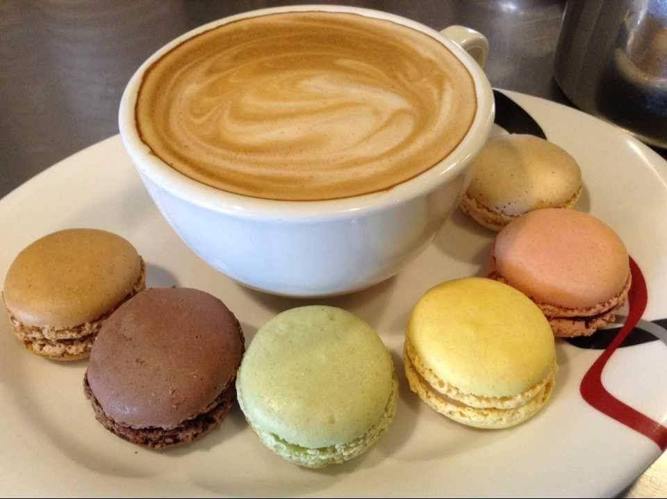 Java Hutt | cafe | 165 W Nine Mile Rd, Ferndale, MI 48220, USA | 2485422438 OR +1 248-542-2438