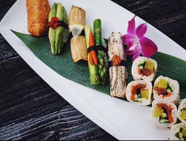 Soma Sushi | restaurant | 4820 Washington Ave, Houston, TX 77007, USA | 7138612726 OR +1 713-861-2726