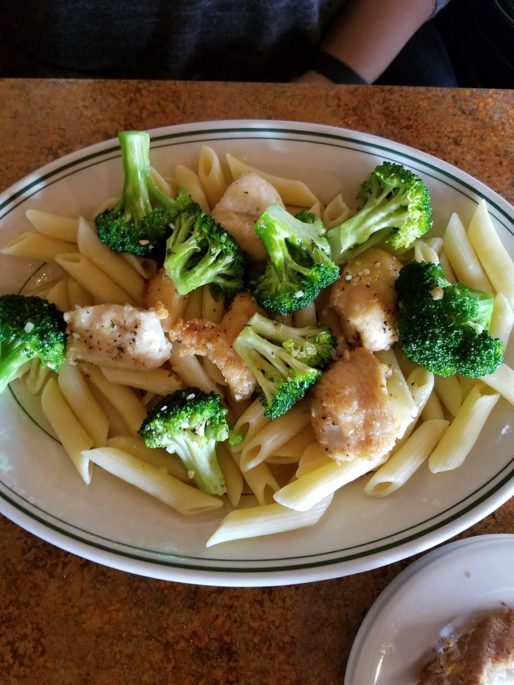 Riccardis Restaurant | restaurant | 901 Hathaway Rd, New Bedford, MA 02740, USA | 5089914200 OR +1 508-991-4200