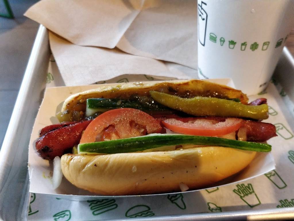 Shake Shack | restaurant | 6201 Hollywood Blvd, Los Angeles, CA 90028, USA | 3235937763 OR +1 323-593-7763