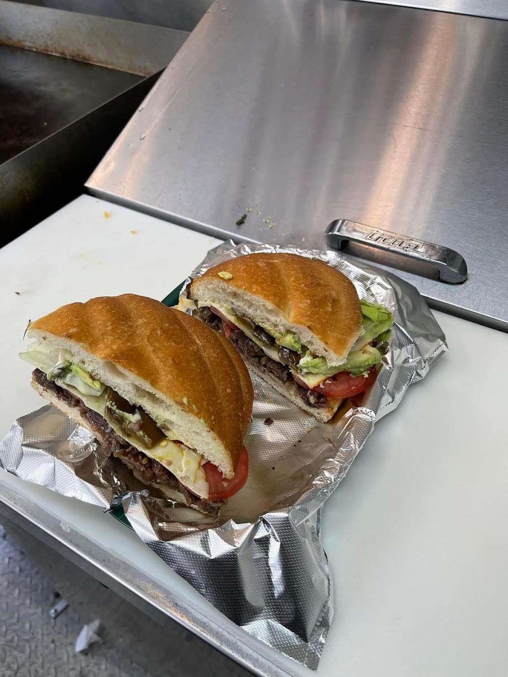 El man tacos | restaurant | 7911 Crestwood Blvd, Irondale, AL 35210, USA | 2057021437 OR +1 205-702-1437