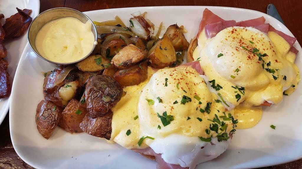 Farmhouse Evanston | restaurant | 703 Church St, Evanston, IL 60201, USA | 8474929700 OR +1 847-492-9700