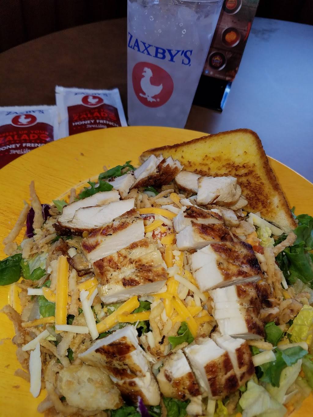 Zaxbys Chicken Fingers & Buffalo Wings | restaurant | 160 Partner Cir, Southern Pines, NC 28387, USA | 9106848496 OR +1 910-684-8496