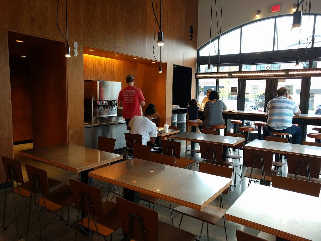 Chipotle Mexican Grill | restaurant | 4600 Roswell Rd Unit B110, Sandy Springs, GA 30342, USA | 4042571510 OR +1 404-257-1510