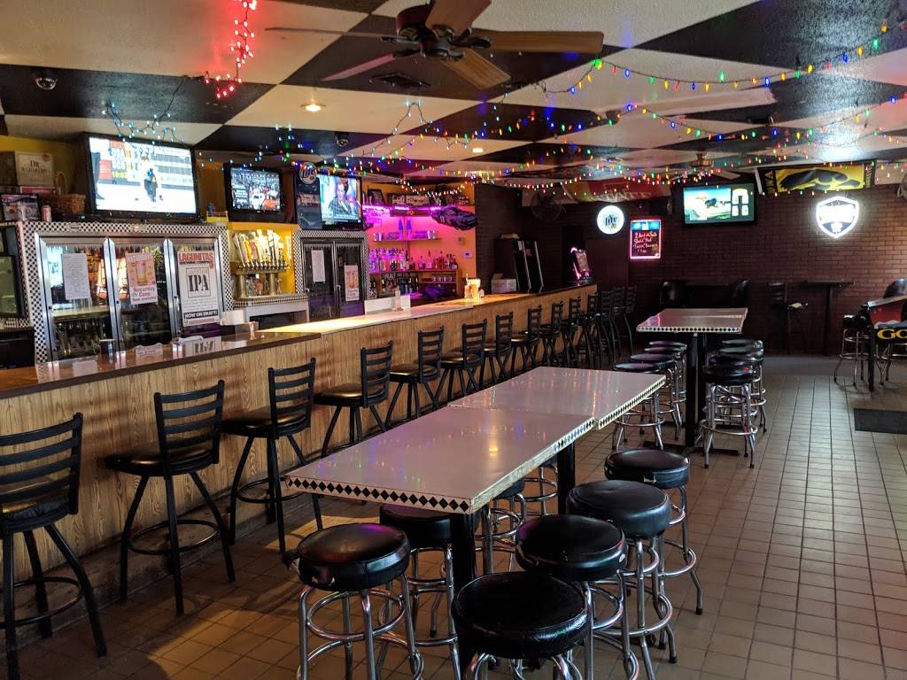 Checkers tavern & eatery | restaurant | 3120 6th St SW #4010, Cedar Rapids, IA 52404, USA | 3193649927 OR +1 319-364-9927
