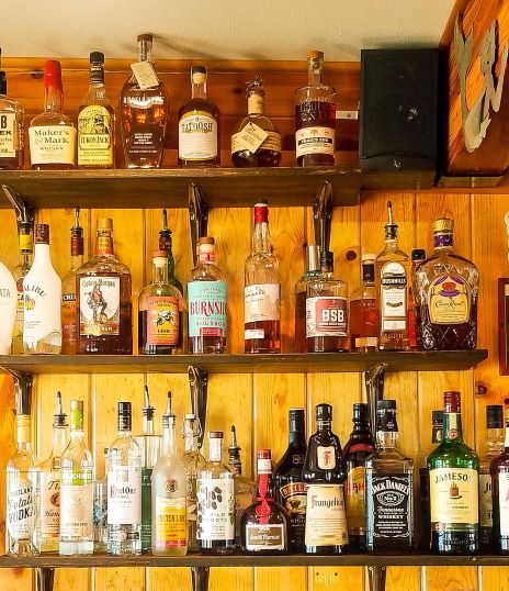 Crabbys Bar & Grill | restaurant | 380 N Main St, Prineville, OR 97754, USA | 5415542998 OR +1 541-554-2998