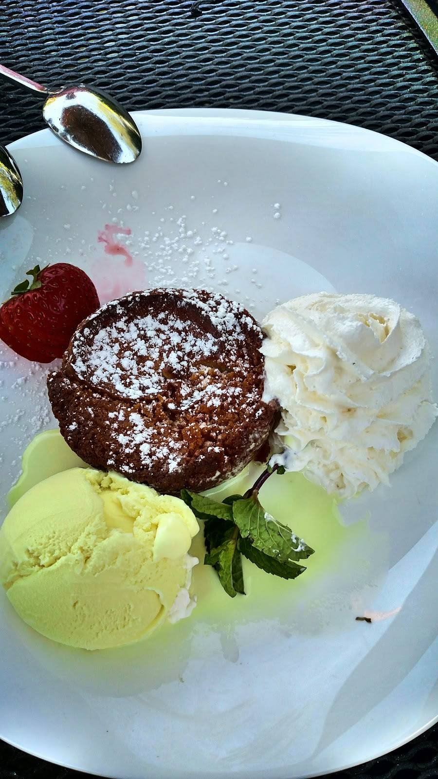 Francescos Hole In the Wall | restaurant | 254 Skokie Blvd, Northbrook, IL 60062, USA | 8472720155 OR +1 847-272-0155