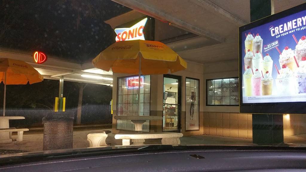 Sonic Drive-In | restaurant | 9920 Dorchester Rd, Summerville, SC 29483, USA | 8438214202 OR +1 843-821-4202