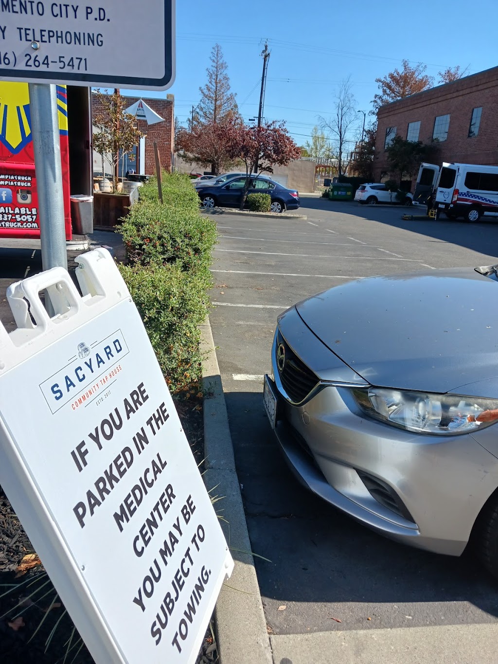 The Lumpia Truck | restaurant | 1733 33rd St, Sacramento, CA 95816, USA | 9163325057 OR +1 916-332-5057