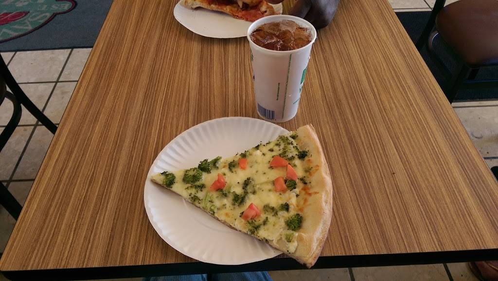 Savonas Plaza Pizza | restaurant | 340 Plaza Rd, Kingston, NY 12401, USA | 8453314451 OR +1 845-331-4451