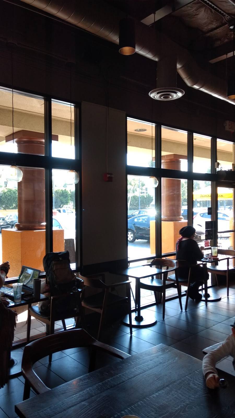 Starbucks | cafe | 10965 Ventura Blvd, Studio City, CA 91604, USA | 8187629121 OR +1 818-762-9121