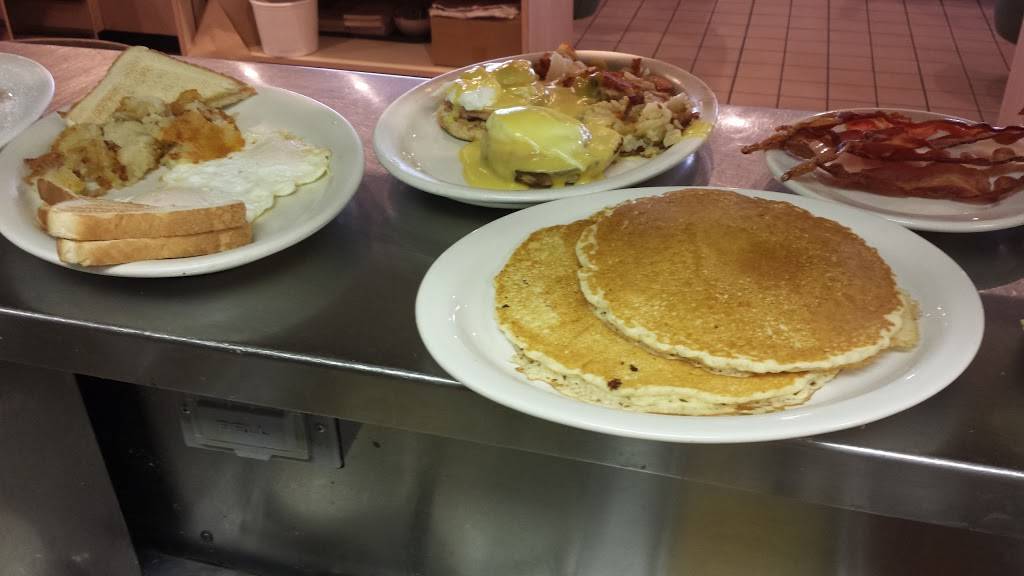 Cross Keys Diner | restaurant | 6110 York Rd, New Oxford, PA 17350, USA | 7176242285 OR +1 717-624-2285