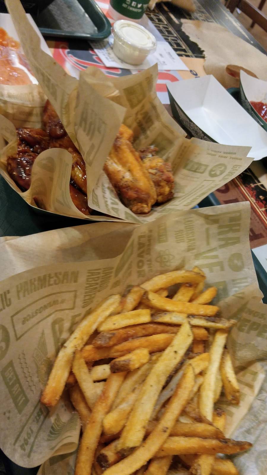 Wingstop | restaurant | 6160 N Lincoln Ave, Chicago, IL 60659, USA | 8722039721 OR +1 872-203-9721