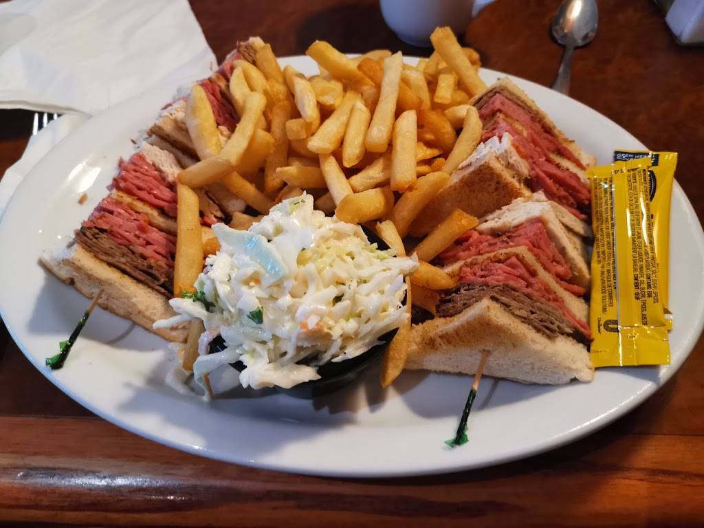 Fireside Deli & Family Restaurant | restaurant | 800 Ottawa St S, Kitchener, ON N2E 3M6, Canada | 5195811200 OR +1 519-581-1200