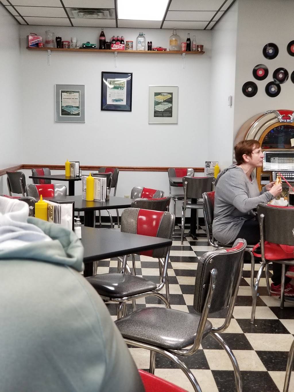 B-K Root Beer | restaurant | 2780 Stone Cir Dr, Troy, OH 45373, USA | 9373358000 OR +1 937-335-8000