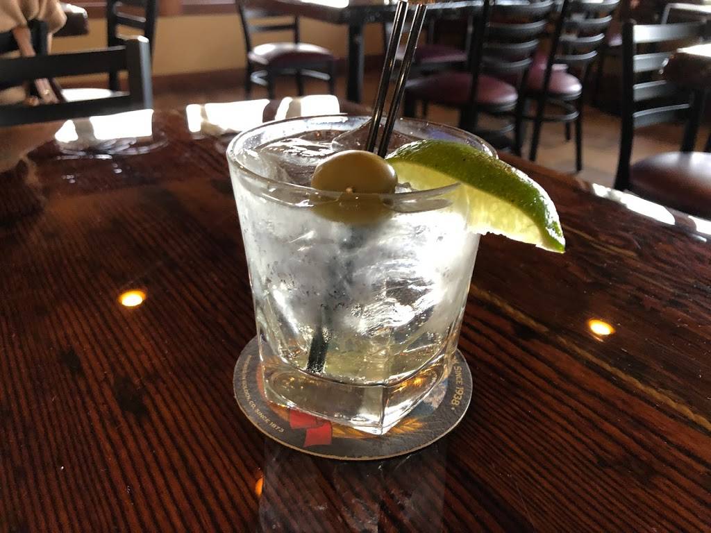 The Nest at Falcon Lakes | restaurant | 4605 Clubhouse Dr, Basehor, KS 66007, USA | 9136624000 OR +1 913-662-4000