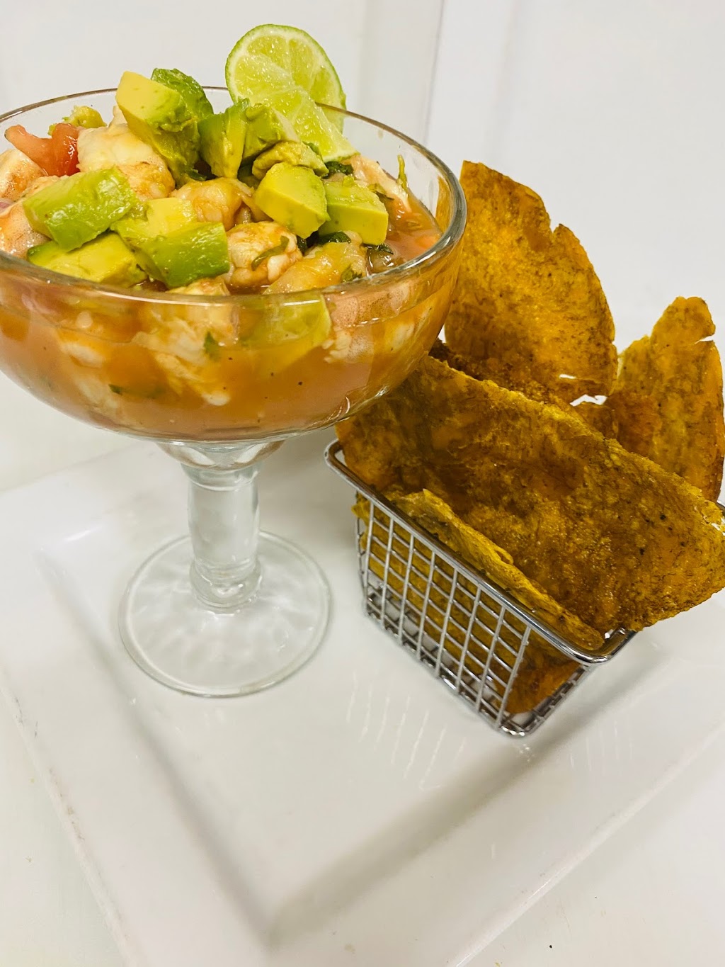 Island Bistro & Bar | restaurant | Island Bistro, 238 E Davis Blvd, Tampa, FL 33606, USA | 8132514600 OR +1 813-251-4600