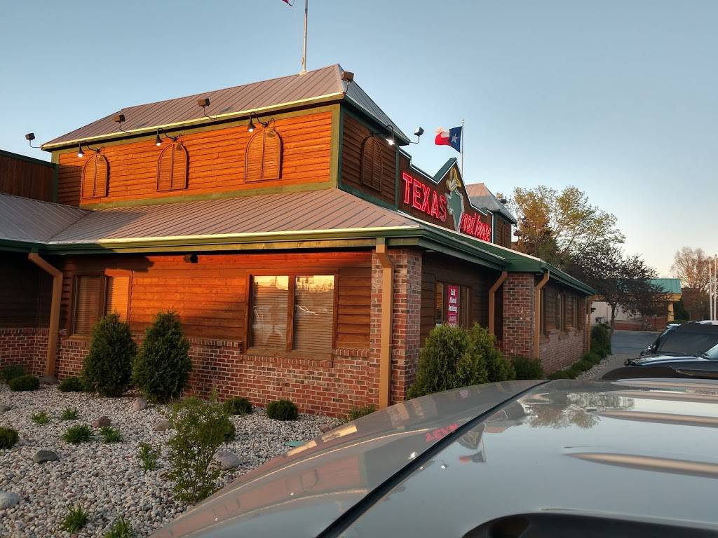 Texas Roadhouse | restaurant | 3910 W College Ave, Appleton, WI 54914, USA | 9207387427 OR +1 920-738-7427