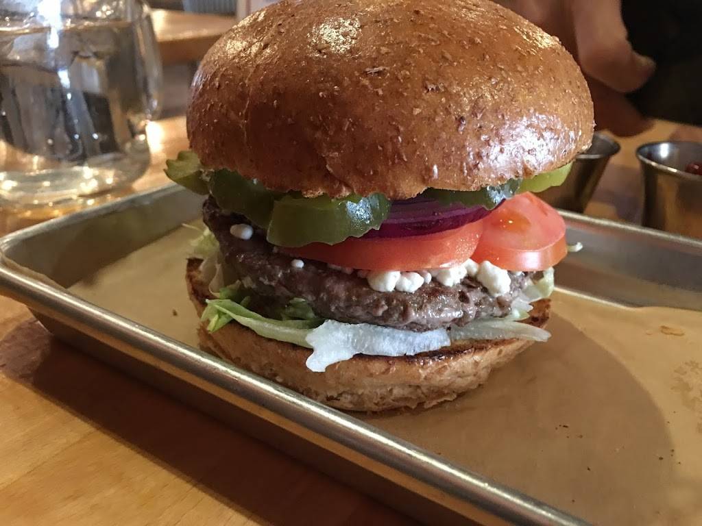 Burger Village | restaurant | 66 Middle Neck Rd, Great Neck, NY 11021, USA | 5163219177 OR +1 516-321-9177