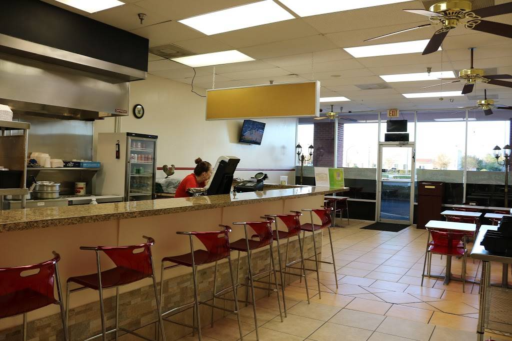 Mighty Wings | restaurant | 2330 Fortune Rd, Kissimmee, FL 34744, USA | 4079786023 OR +1 407-978-6023