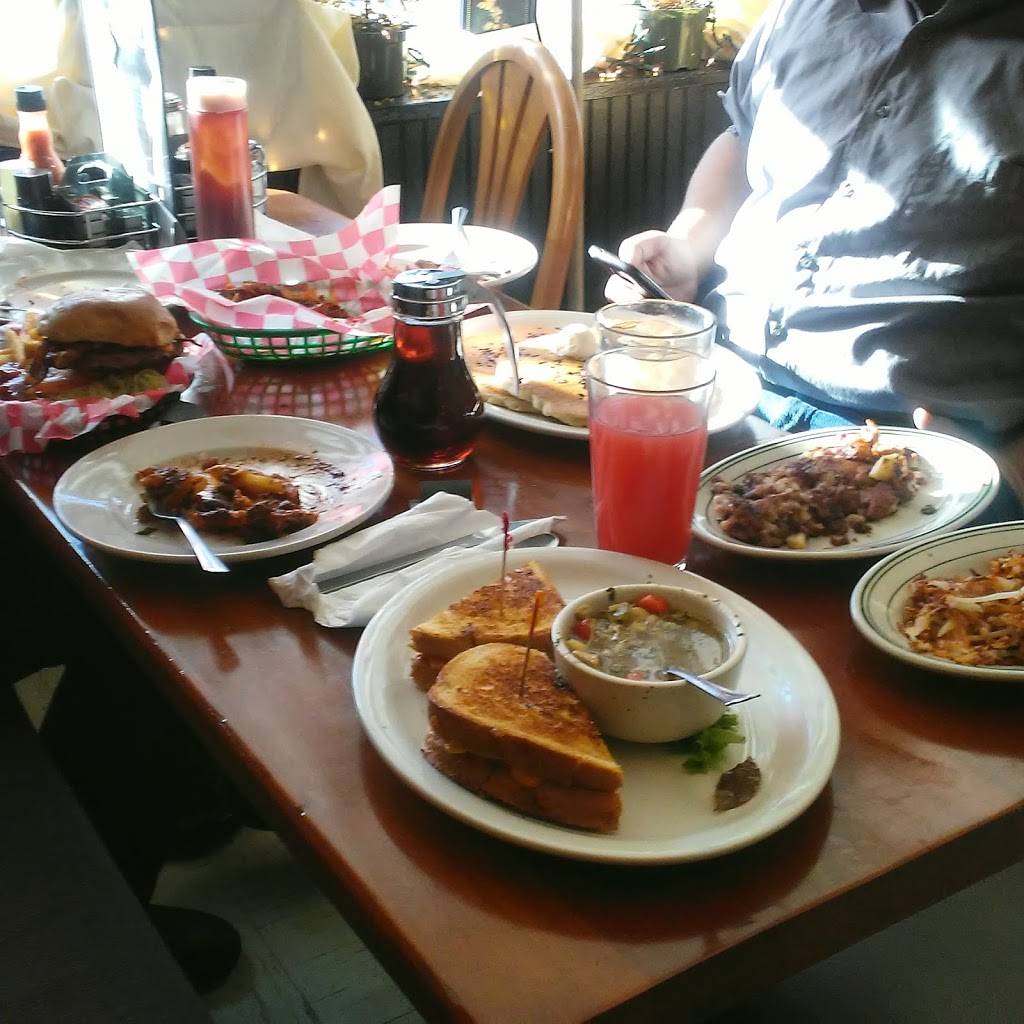 Classic Cafe | restaurant | 174 Spring St, Medford, MA 02155, USA | 7813911049 OR +1 781-391-1049