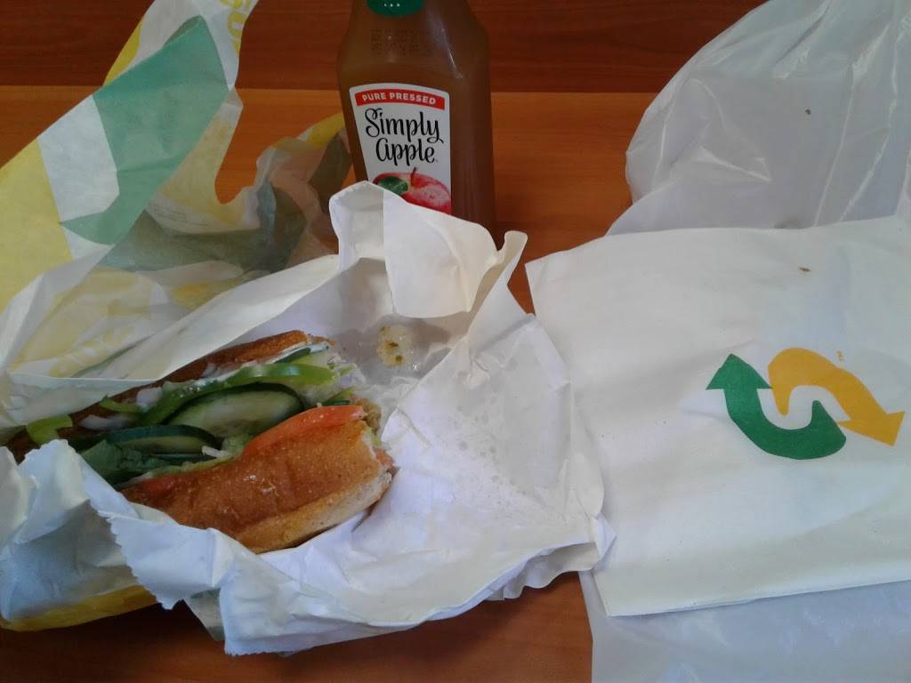 Subway Restaurants | restaurant | 1044 N Francisco Ave, Chicago, IL 60622, USA | 7732928214 OR +1 773-292-8214
