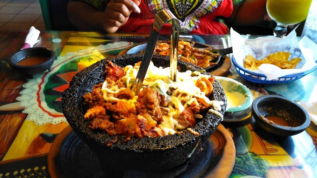 Cielito Lindo | restaurant | 3965 Parkway, Pigeon Forge, TN 37863, USA | 8657742332 OR +1 865-774-2332