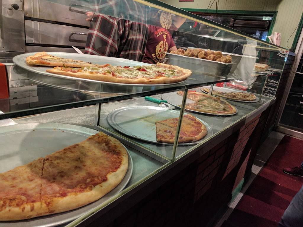 Gourmet Pizza | restaurant | 68 Main St, New Paltz, NY 12561, USA | 8452552666 OR +1 845-255-2666