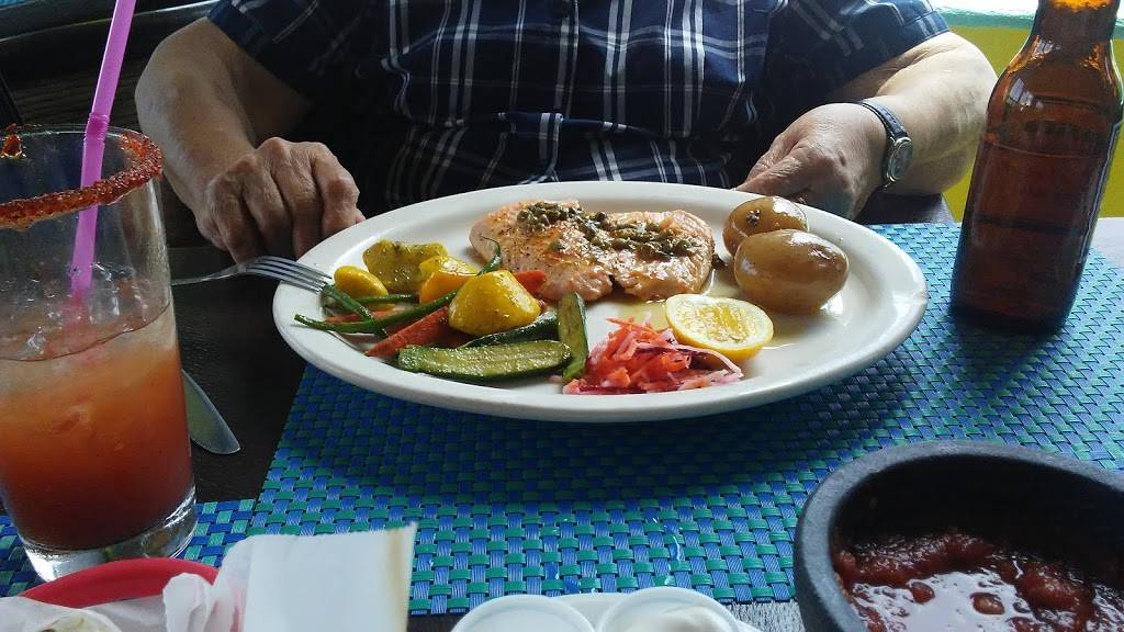 Splash Restaurant and Bar | restaurant | Ensenada - Rosarito 1015, Venustiano Carranza, Primo Tapia, B.C., Mexico | 6616880947 OR +1 661-688-0947